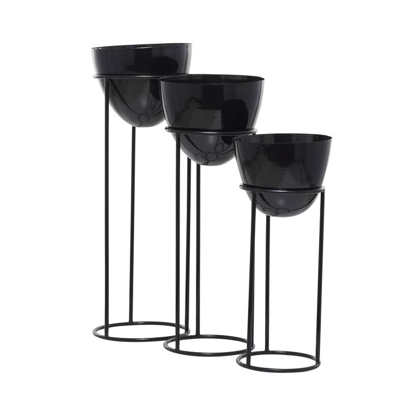 CosmoLiving by Cosmopolitan Black Metal Indoor Outdoor Planter with Removable Stand (Set of 3)