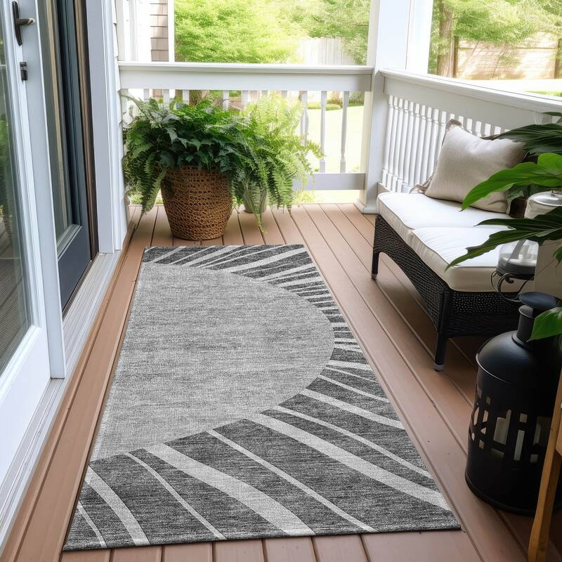 Machine Washable Indoor/ Outdoor Chantille Modern Sunburst Rug - Charcoal - 2'3" x 7'6"