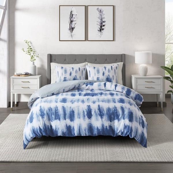 https://ak1.ostkcdn.com/images/products/is/images/direct/ba2ba47e3330dac22b5f800e833c79084341e7d9/Tie-Dye-Blue-Cotton-Printed-Comforter-Set-by-CosmoLiving.jpg?impolicy=medium