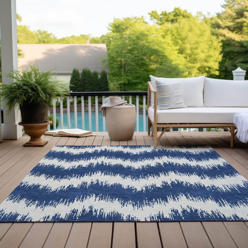 Machine Washable Indoor/ Outdoor Chantille Modern Chevron Rug