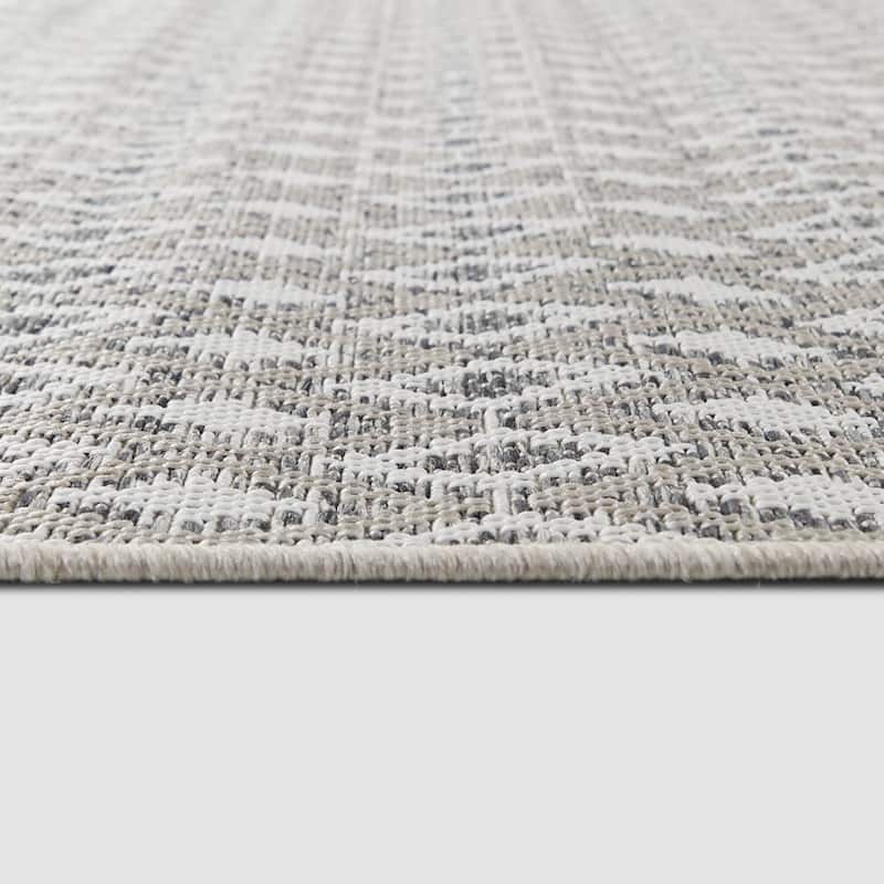 Fabien Diamond Trellis Indoor/Outdoor Area Rug