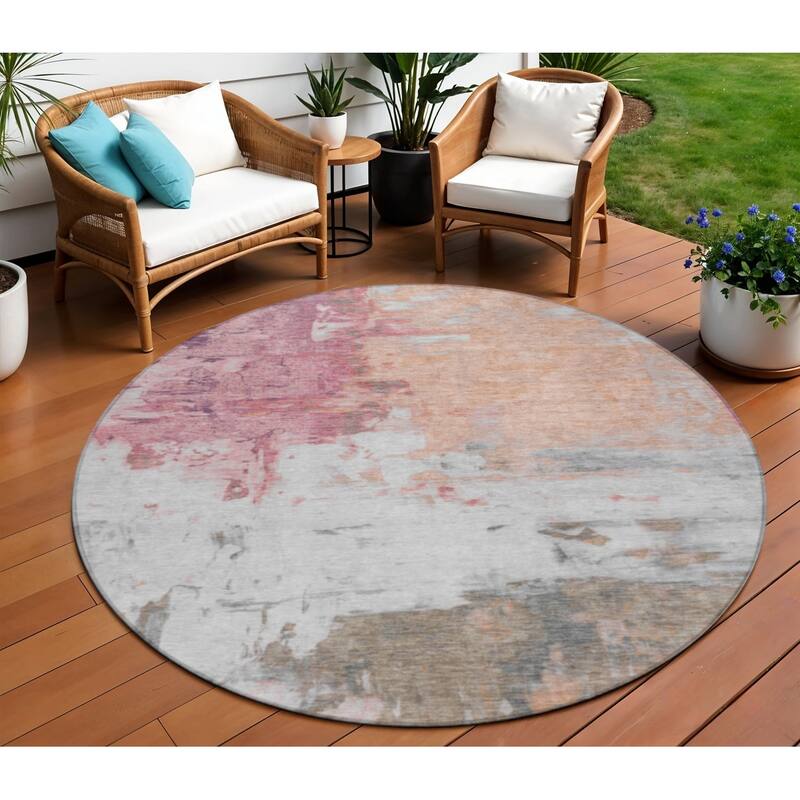 HomeRoots Abstract Transitional Rectangle Outdoor Rug - 8' Round