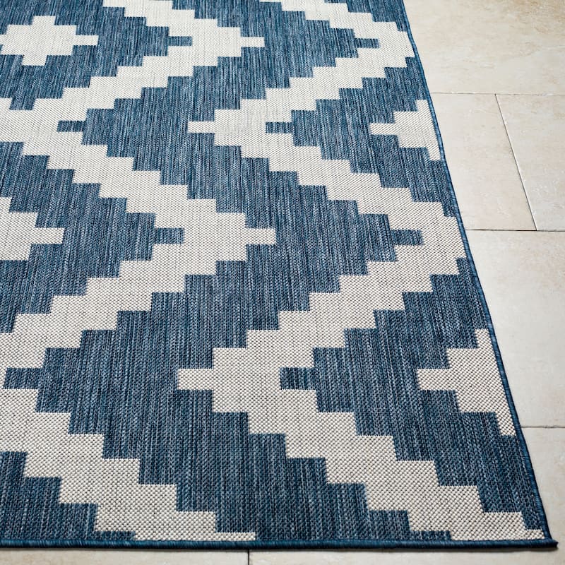 Livabliss Amery Indoor/ Outdoor Chevron Area Rug