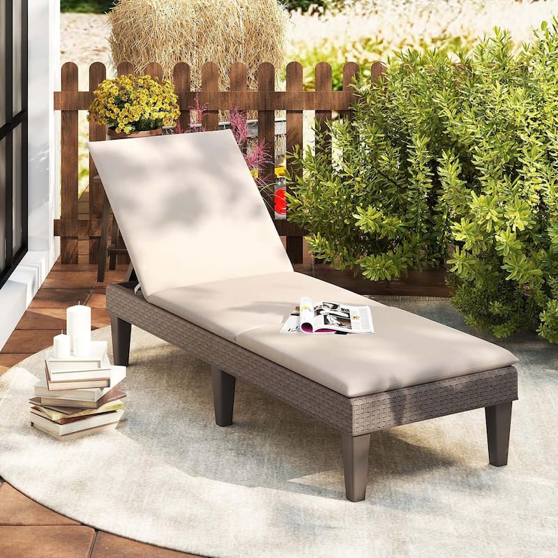 Outdoor Chaise Lounge Chair Rattan Recliner w/ Removable Cushion