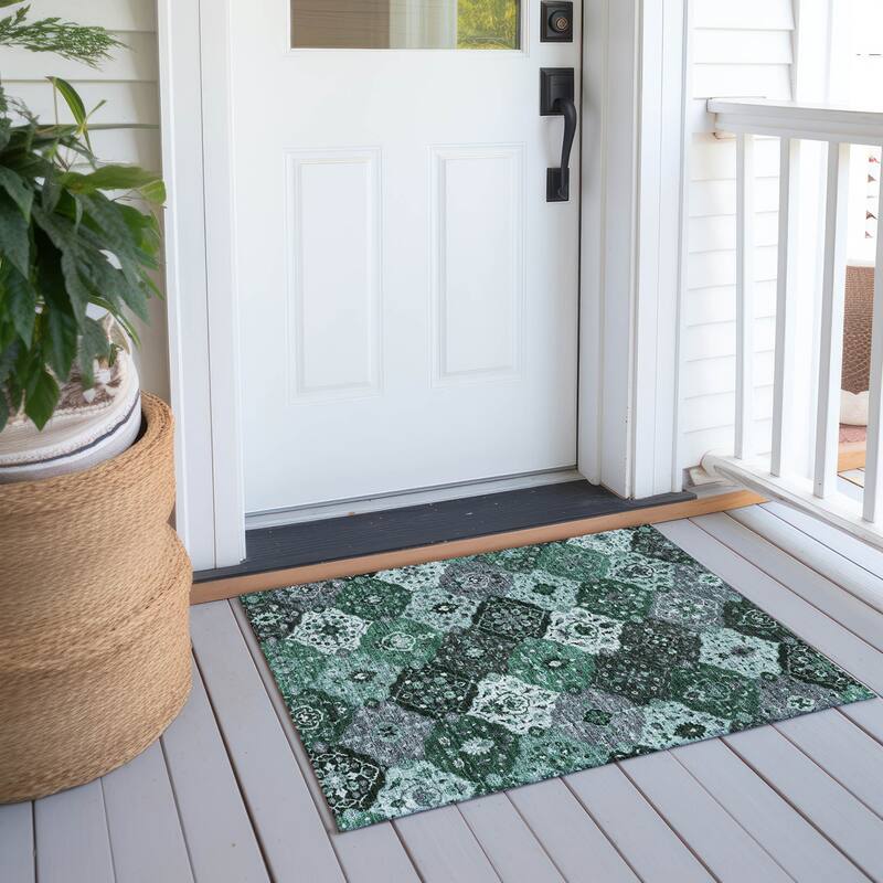 Machine Washable Indoor/ Outdoor Traditional Panel Chantille Rug - Green - 1'8" x 2'6"