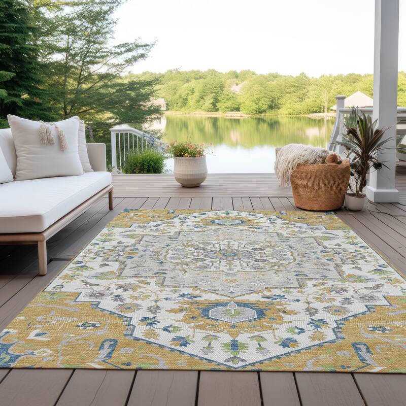 Machine Washable Indoor/ Outdoor Traditional Medallion Chantille Rug