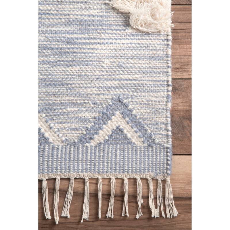 Nuloom Savannah Moroccan Tasseled Wool Area Rug