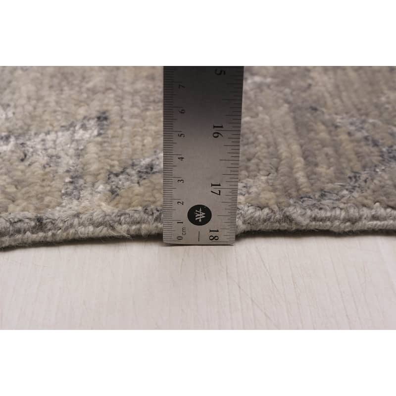 ECARPETGALLERY Hand-knotted Mystique Light Grey Silk, Wool Rug - 5' 10" x 9'