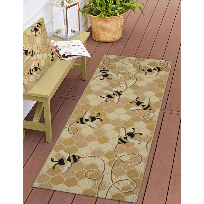 Liora Manne Marina Bee Free Indoor/Outdoor Pillow