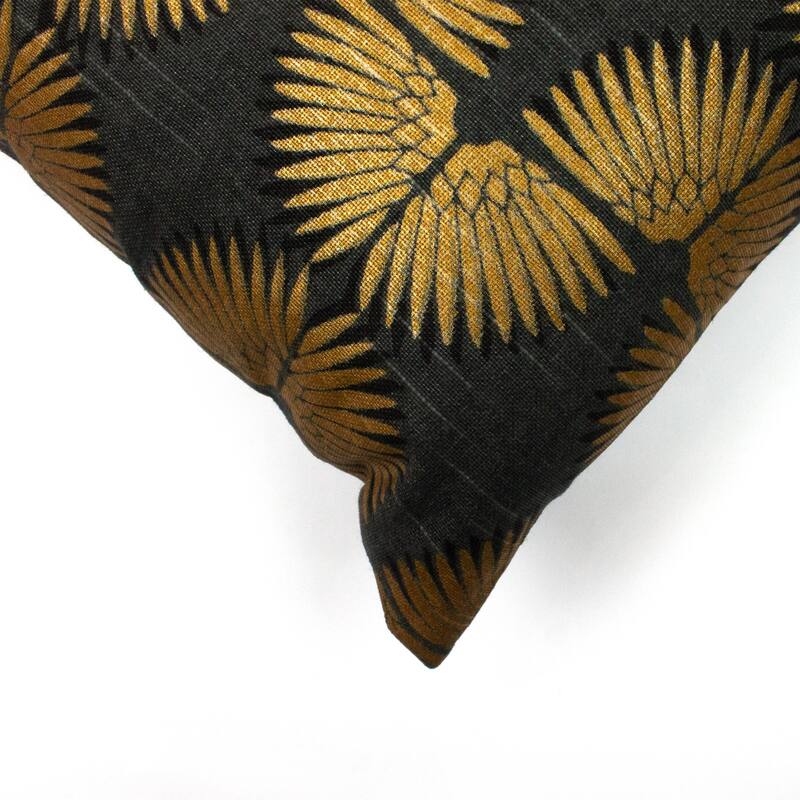 Jiti Indoor Eclectic Glam Bold Wavy Patterned Decorative Accent Cotton Square Throw Pillows 20 x 20