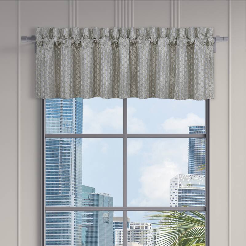 J. Queen New York Metropolitan Cloud Window Straight Valance