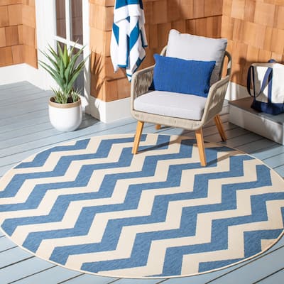 SAFAVIEH Courtyard Morganne Chevron Indoor/ Outdoor Waterproof Patio Backyard
