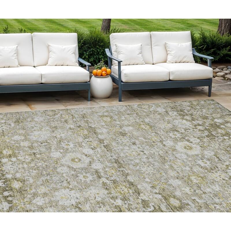 HomeRoots Oriental Traditional Rectangle Outdoor Rug - 9' X 12'