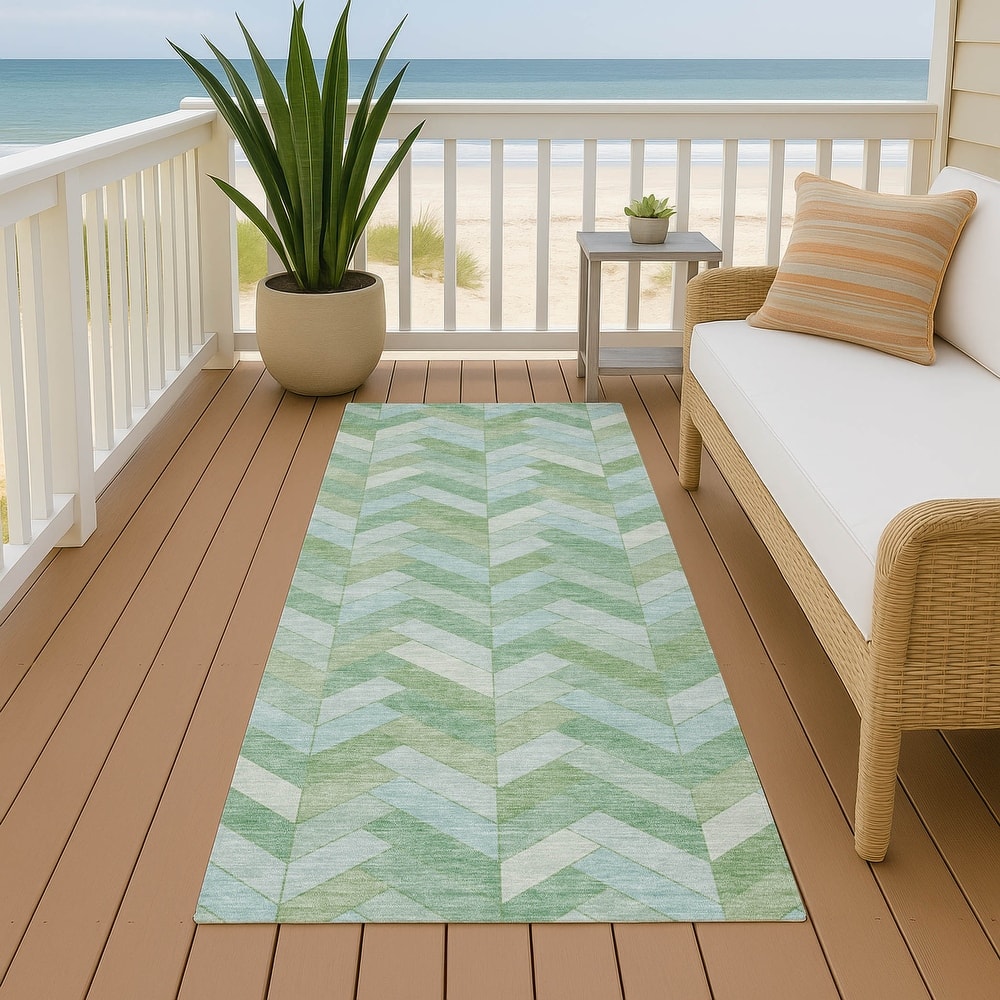Machine Washable Indoor/ Outdoor Modern Chevron Chantille Rug