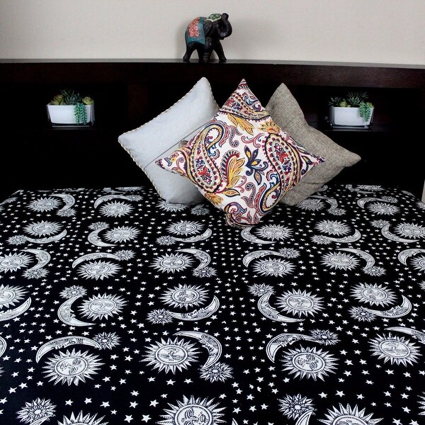 Moon and top star tapestry