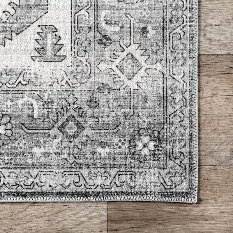 Nuloom Gracie SpinClean Distressed Medallion Machine Washable Area Rug