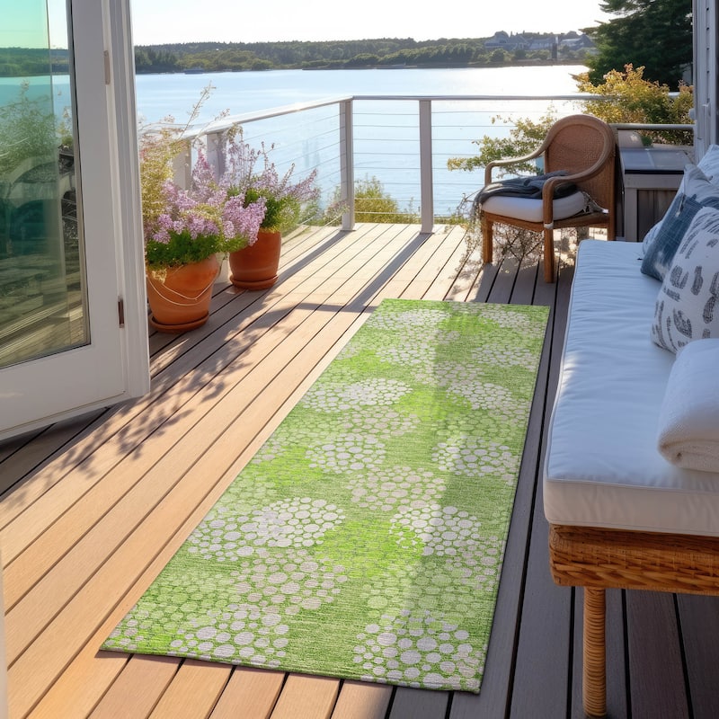 Machine Washable Indoor/ Outdoor Chantille Modern Bubbles Rug - Green - 2'3" x 7'6"