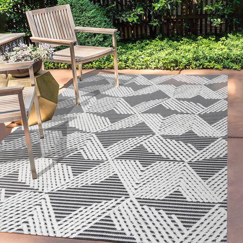 JONATHAN Y Sumak High-Low Pile Art Deco Geometric Indoor/Outdoor Area Rug