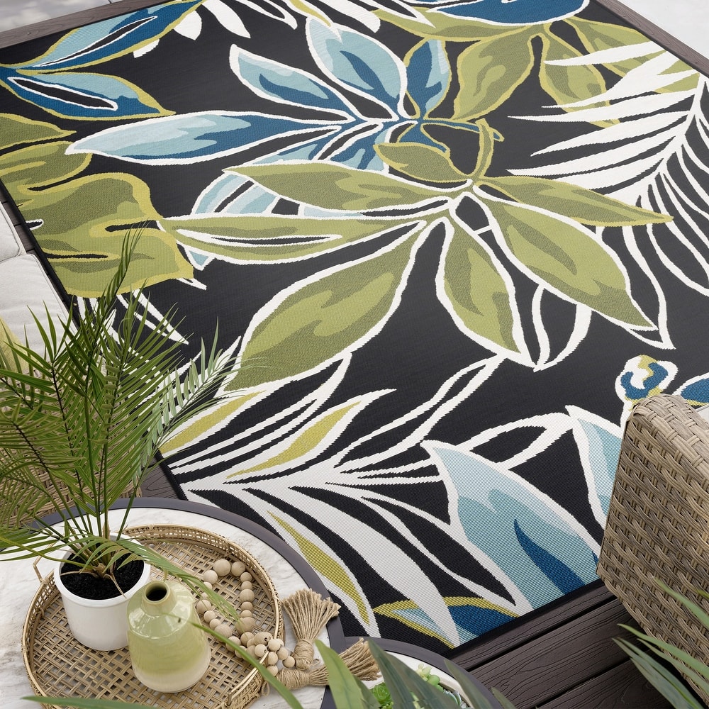 Sizzling Nautical & Coastal Floral & Botanical Indoor/Outdoor Area Rug