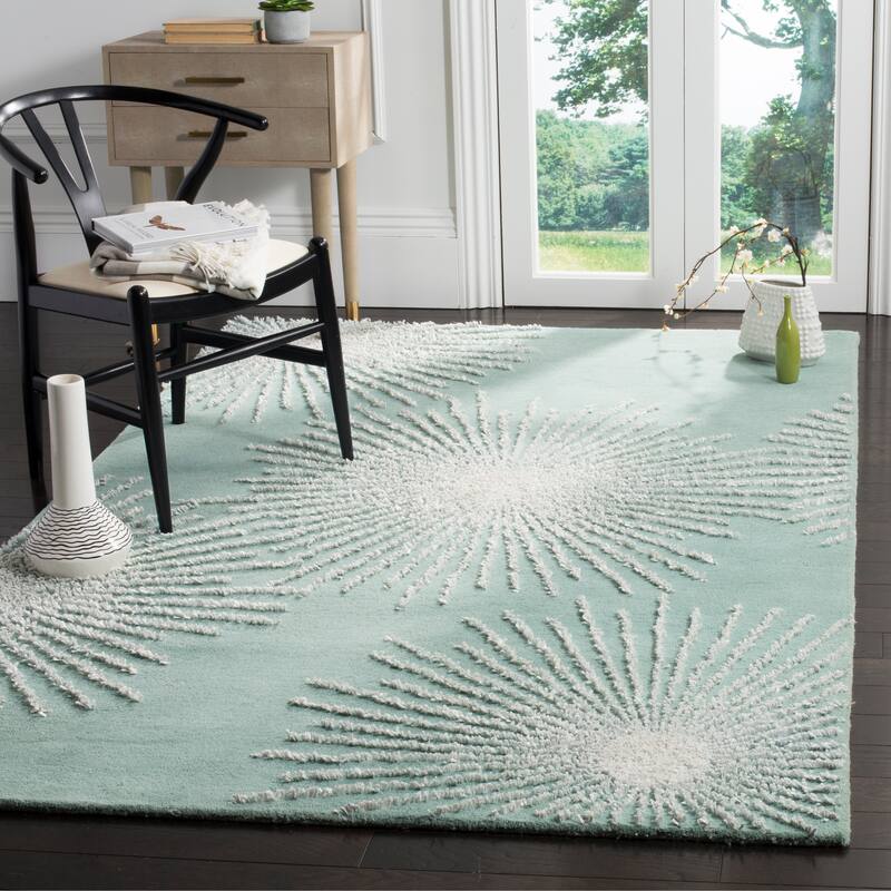 SAFAVIEH Handmade Soho Miyase Burst New Zealand Wool Rug - 5' x 8' - Light Teal/Multi