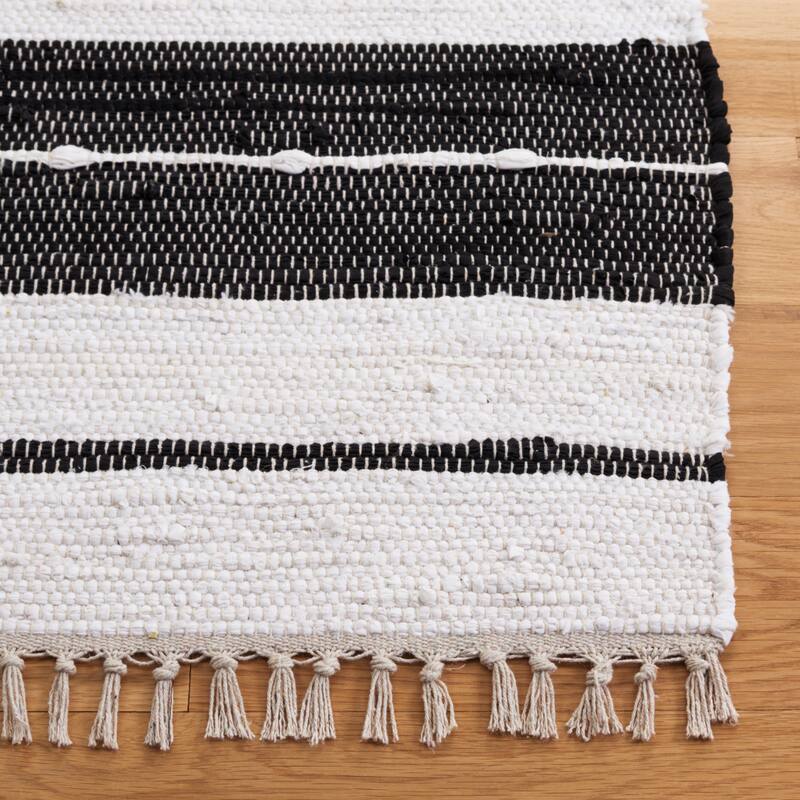 SAFAVIEH Handmade Striped Kilim Chizuko Transitional Rug - 6' Square - Black/Ivory