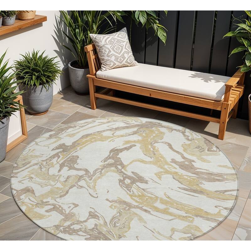 HomeRoots Abstract Transitional Rectangle Outdoor Rug - 8' Round