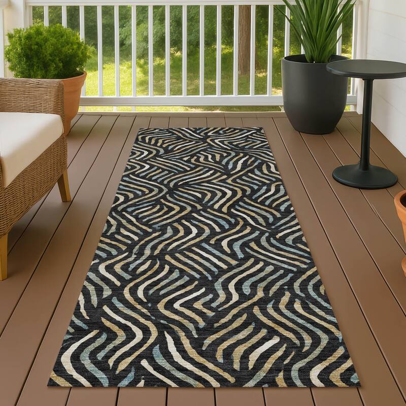 Machine Washable Indoor/ Outdoor Modern Jamie Chantille Rug - Black - 2'3" x 7'6"