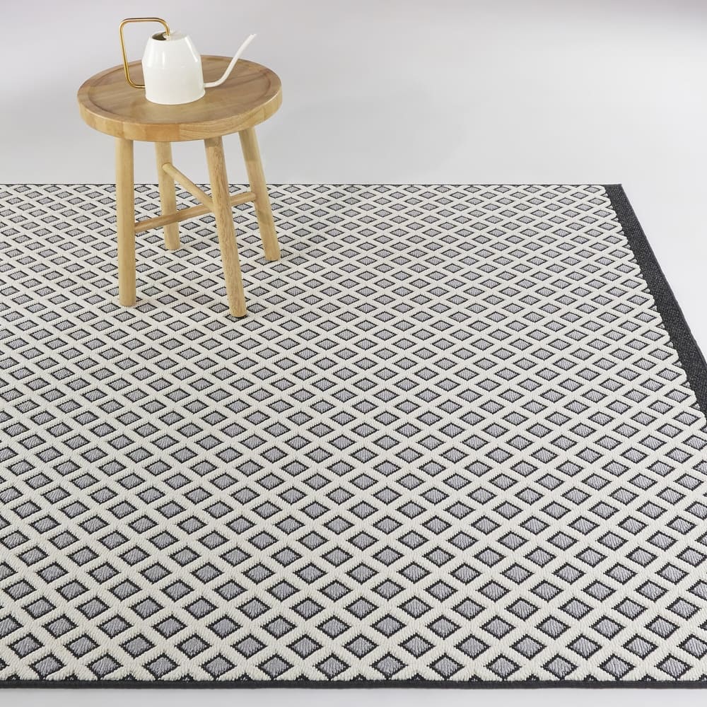 Edgar Diamond Indoor/Outdoor Area Rug