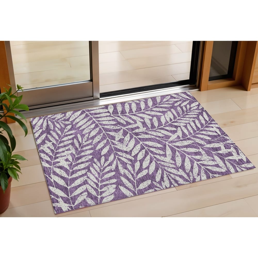 HomeRoots Floral Transitional Rectangle Outdoor Rug