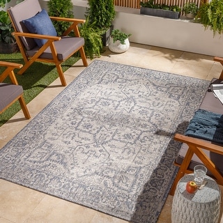 Artistic Weavers Farrah Traditional Medallion Indoor/ Outdoor Area Rug