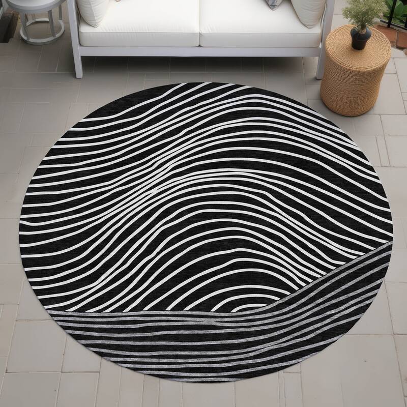 Machine Washable Indoor/ Outdoor Modern Arches Chantille Rug - Black - 8' x 8'