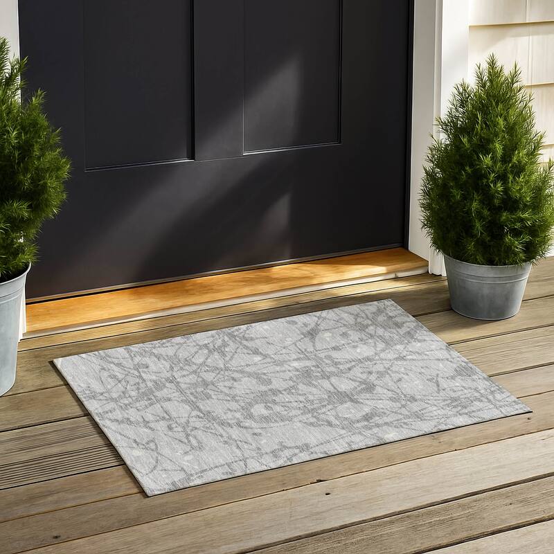 Machine Washable Indoor/ Outdoor Modern Campo Chantille Rug - Silver - 1'8" x 2'6"