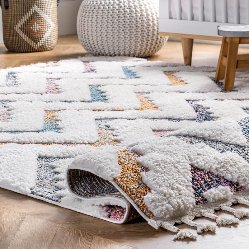 Nuloom Rumi High-Low Chevron Kids Tassel Area Rug