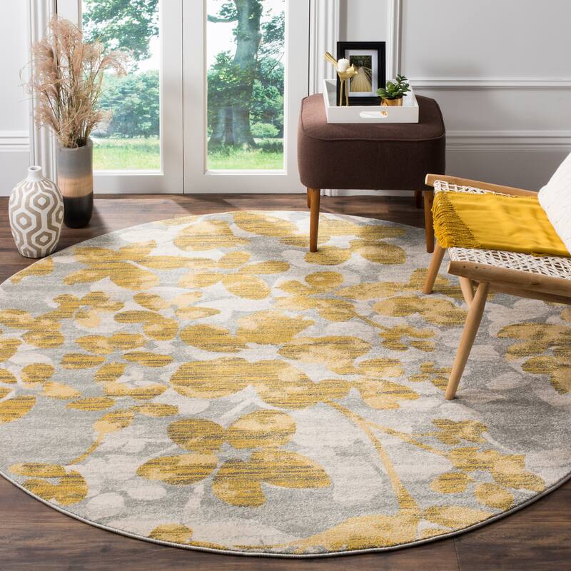 SAFAVIEH Evoke Floral Amale Area Rug - 6'7" Round - Grey/Gold