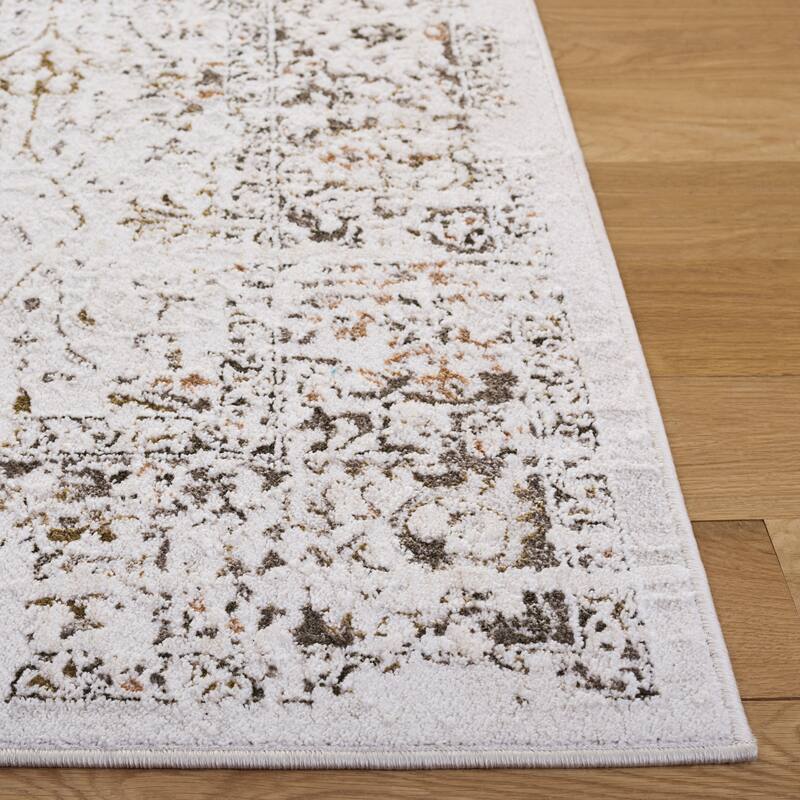 SAFAVIEH Leonette Saaskia Vintage Distressed Rug