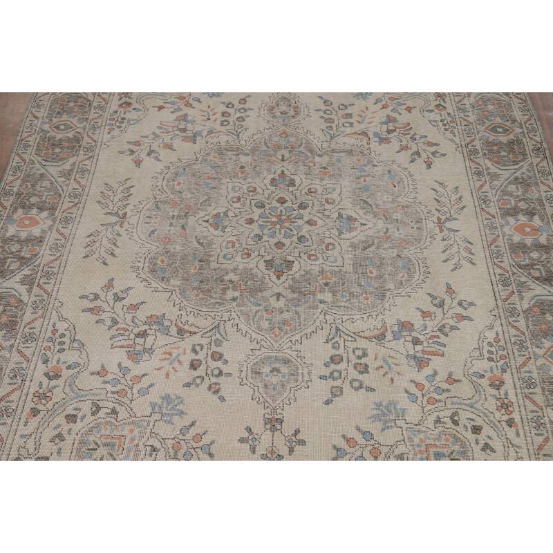 Beige / Ivory Medallion Tabriz Persian Area Rug Handmade Wool Carpet - 6'6"x 9'8"