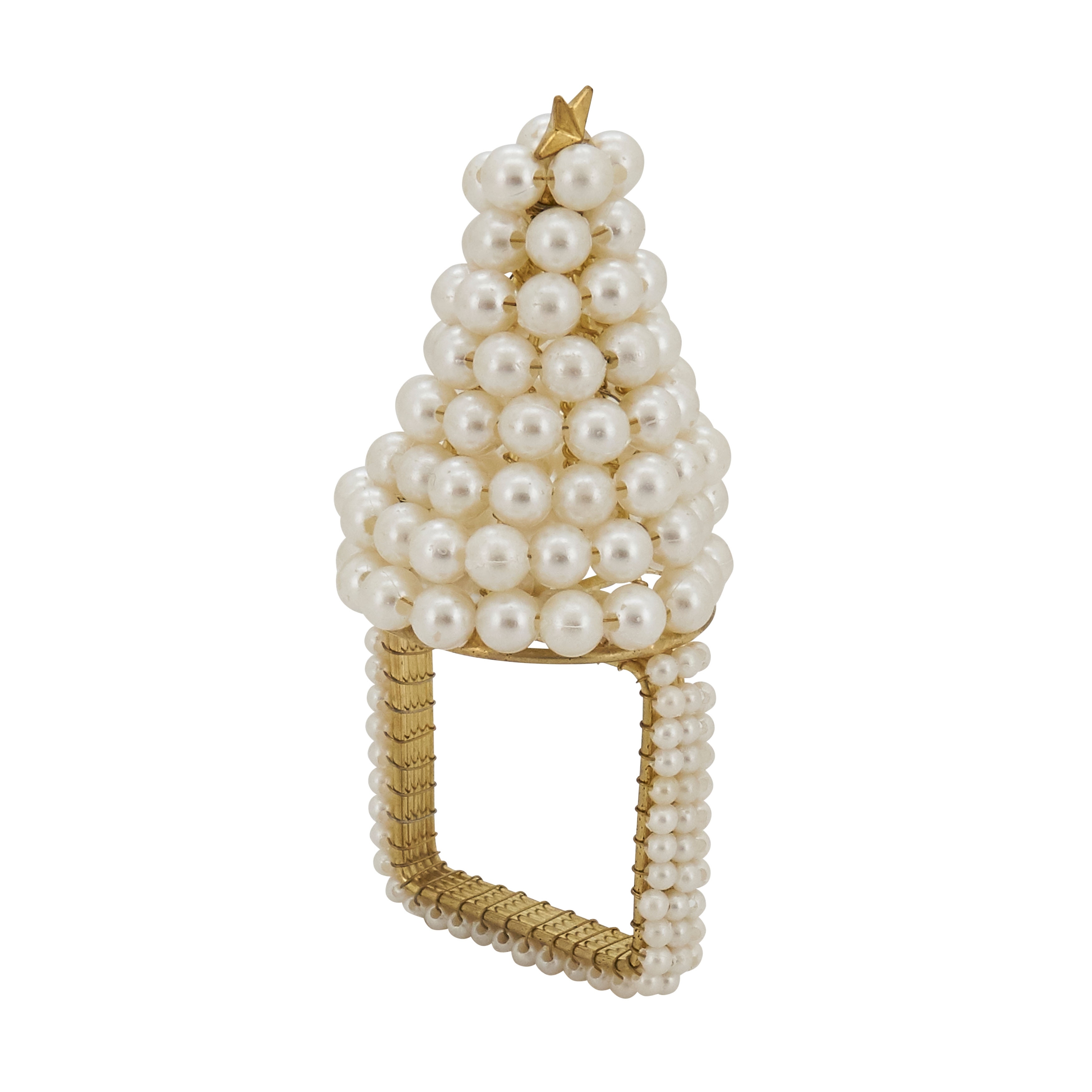 Saro Lifestyle Pearl Napkin Rings With Christmas Tree Design (Set of 4)