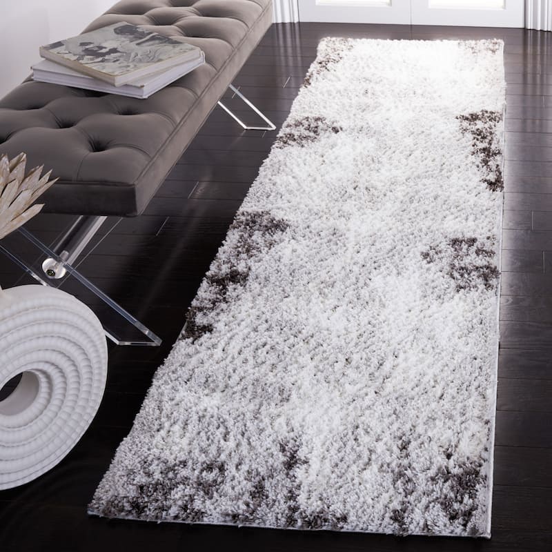 SAFAVIEH Berber Shag Anneli Modern 1.25-inch Thick Rug - 2'3" x 8' Runner - Light Grey/