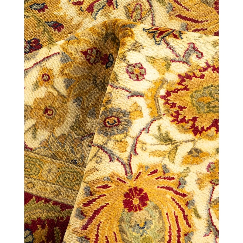 Overton Handknotted Wool Traditional Oriental Ivory Area Rug - 4' x 6'