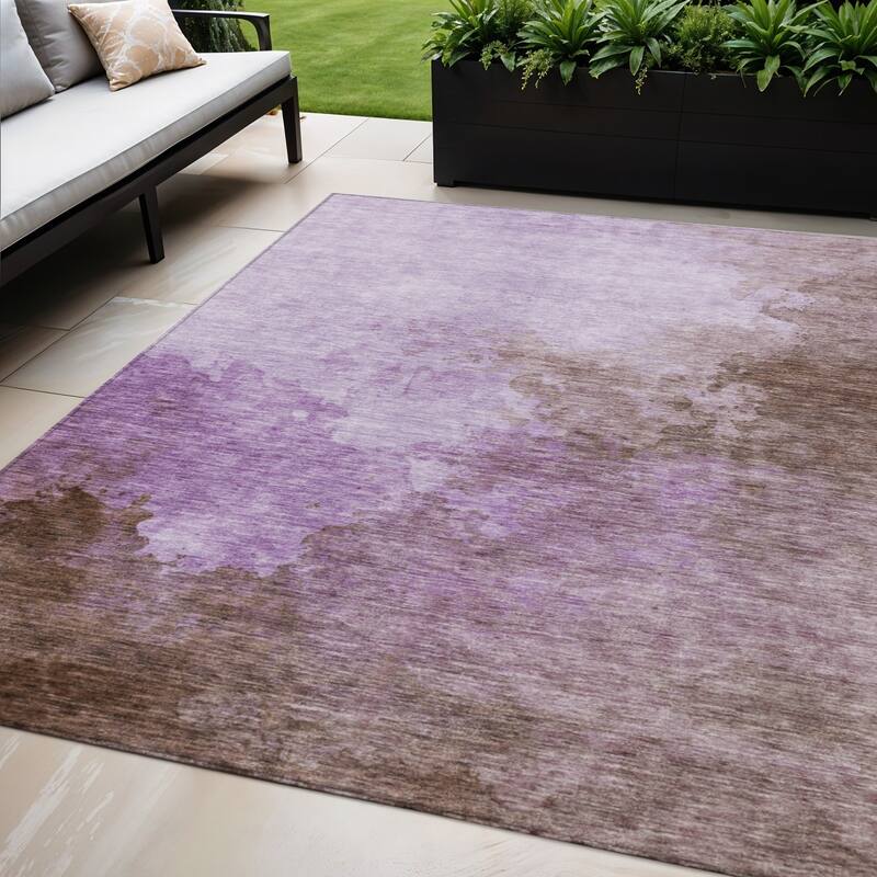 HomeRoots Abstract Transitional Rectangle Outdoor Rug - 5' X 8'