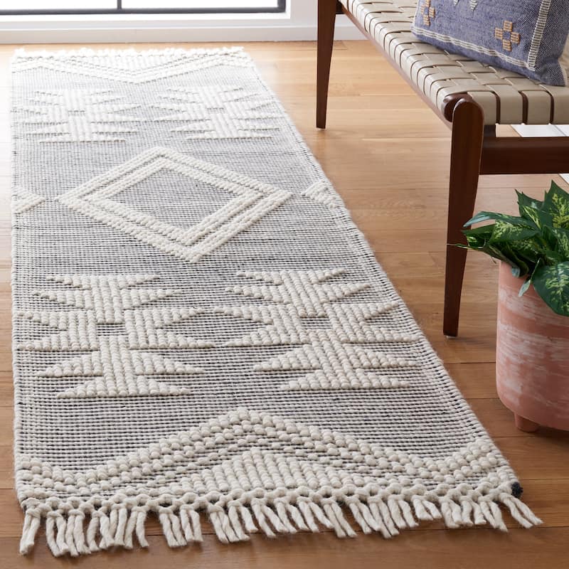 SAFAVIEH Handmade Marbella Embrulla Modern Wool Rug - 2'3" x 8' Runner - Ivory/Black