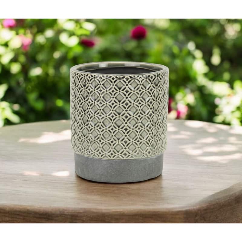HomeRoots 6" Gray Geometric Ceramic Indoor Outdoor Round Pot Planter - Gray