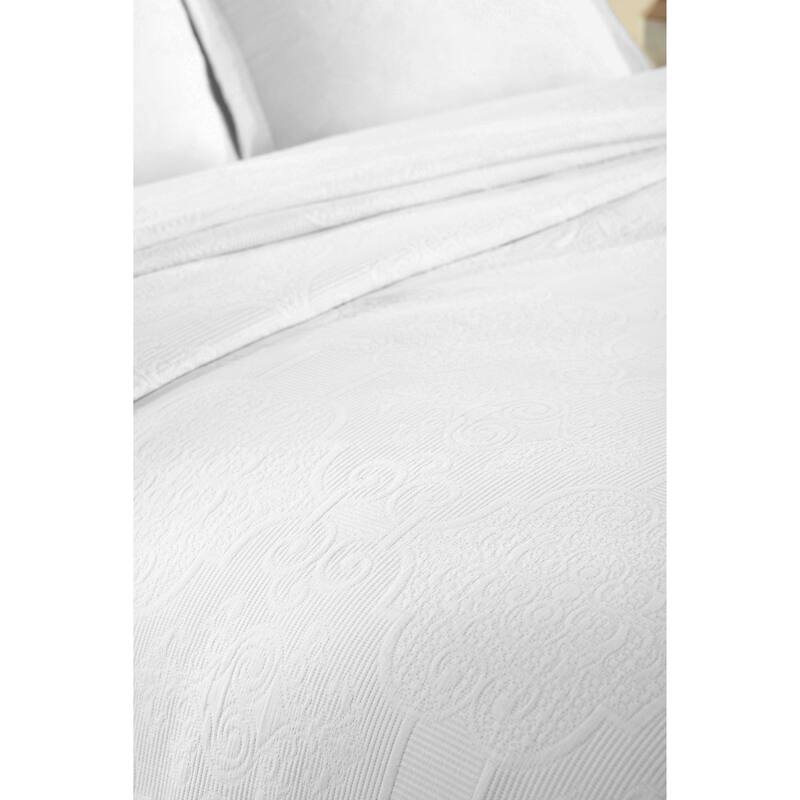 Superior Florin Jacquard Scrolling Medallion Cotton Bedspread Set