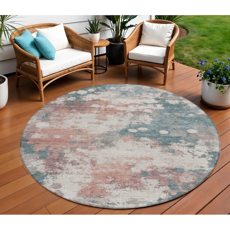 HomeRoots Abstract Transitional Rectangle Outdoor Rug - 8' Round