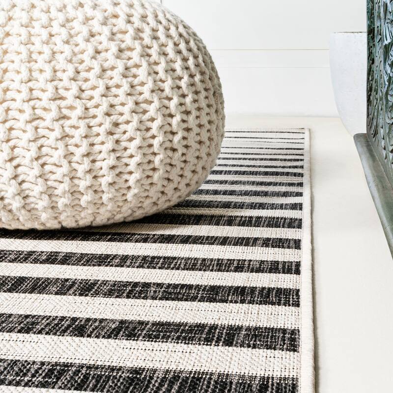 JONATHAN Y Grid Modern Offset Stripe Indoor/Outdoor Area Rug