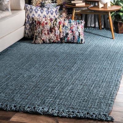 Nuloom Delilah Solid Chunky Jute Tassel Area Rug
