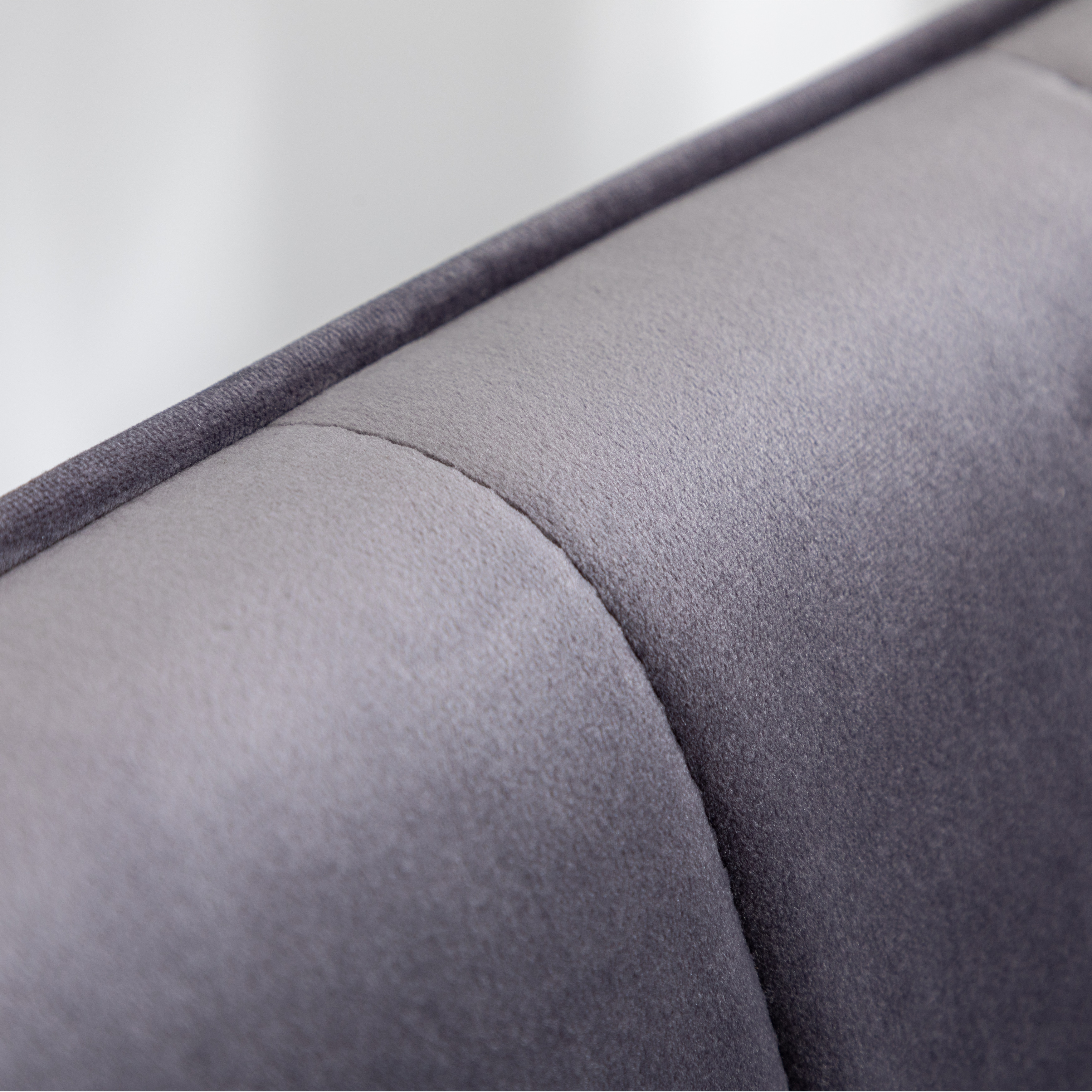 Carson Carrington Aasen Silky Velvet Tufted Accent Chair with