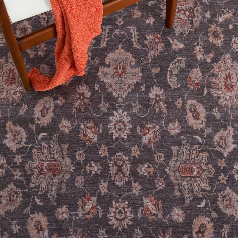 SAFAVIEH Tucson Machine Washable Slip Resistant Lissie Oriental Rug
