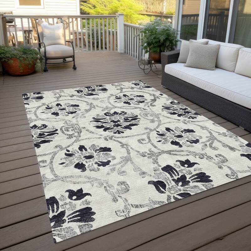 Machine Washable Indoor/ Outdoor Chantille Floral Scroll Rug