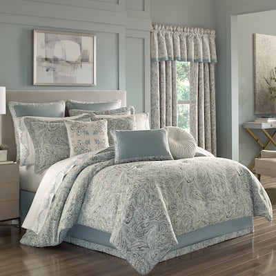 Five Queens Court Garrison Comforter Set